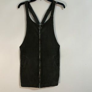 Charlotte Russe Women’s corduroy green skirt overall zipper in the front Size M